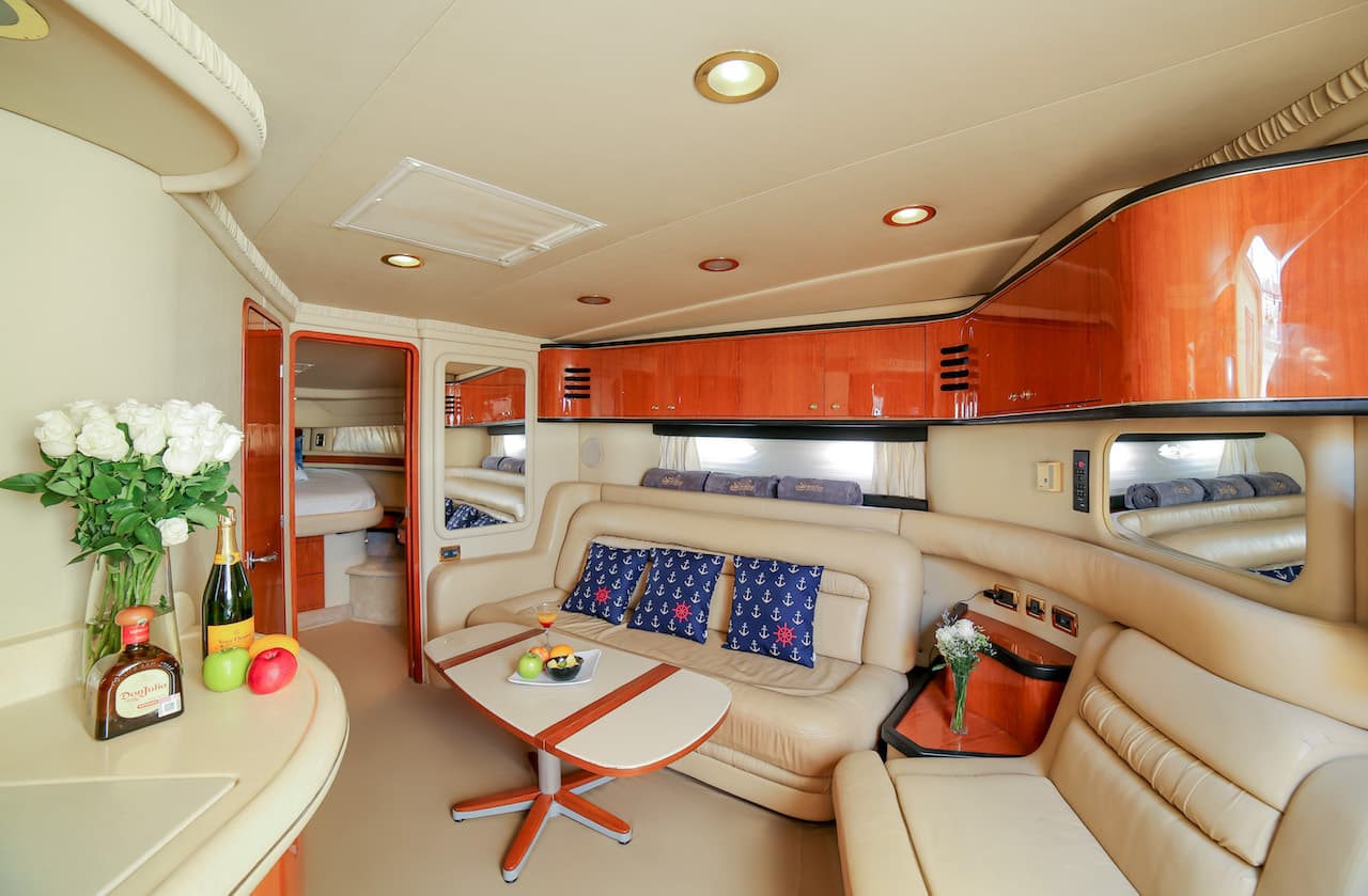 46 yacht interior A